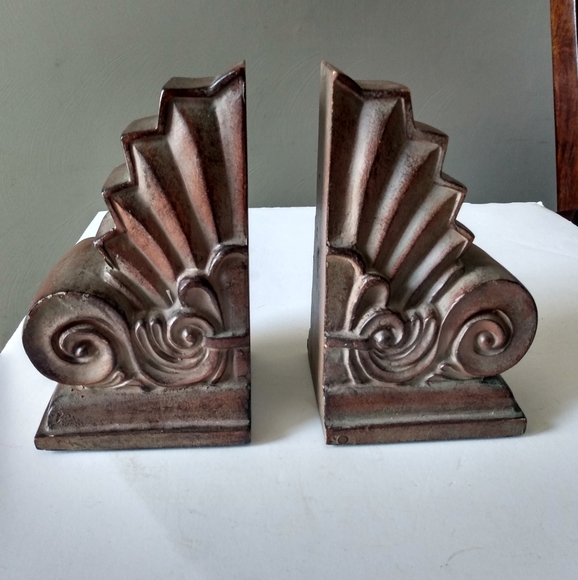 Corbel style bookends - Picture 1 of 11